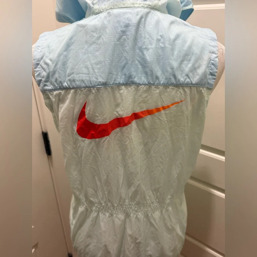 NWT. Nike. Girl’s Flight Weight Vest. Fiberglass/Lakeside. Size XL.